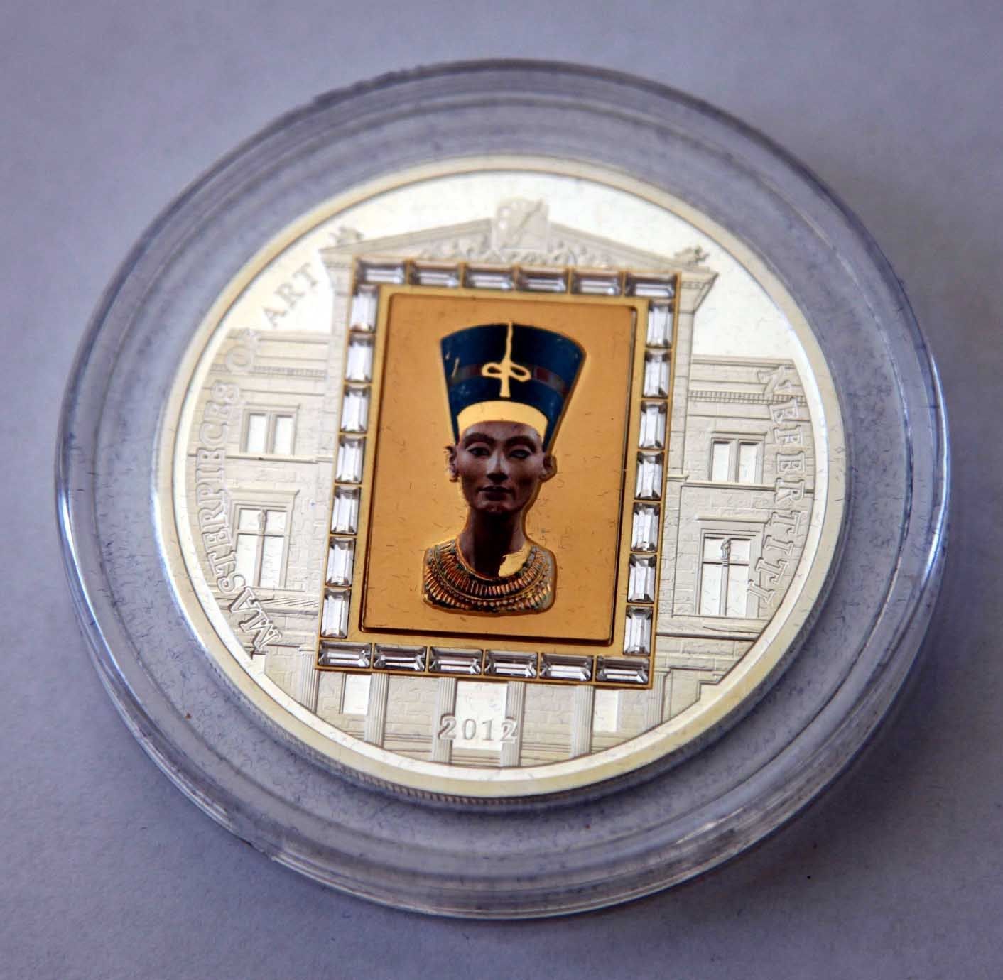 Neferitti - Egype ancienne : des objets de collection récemment vendus sur eBay